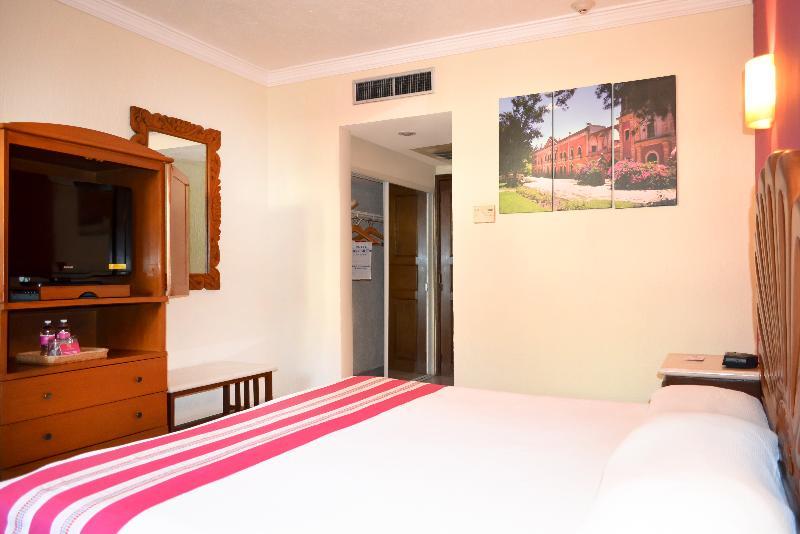 Hotel Margaritas Канкун Экстерьер фото