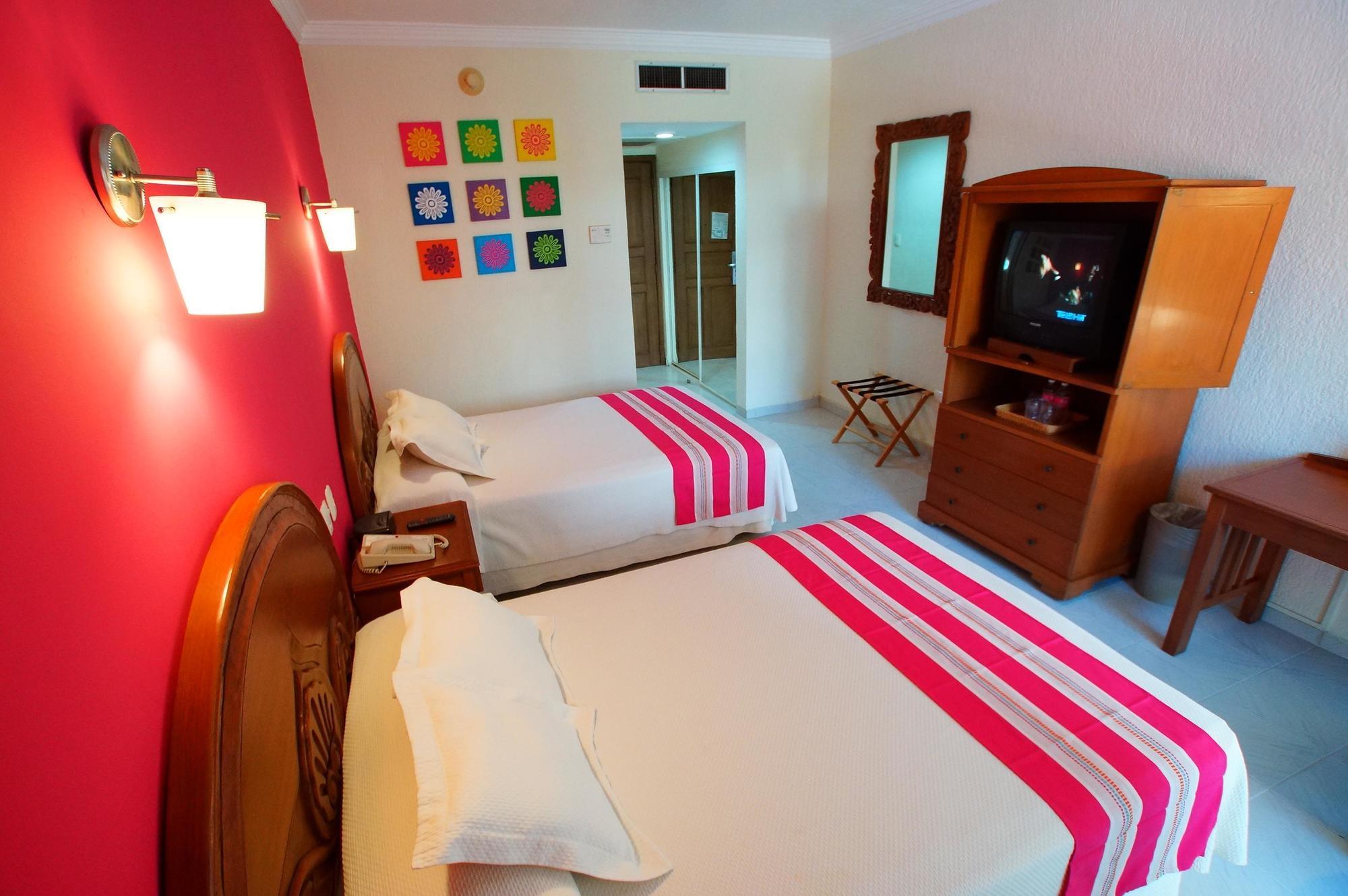 Hotel Margaritas Канкун Экстерьер фото