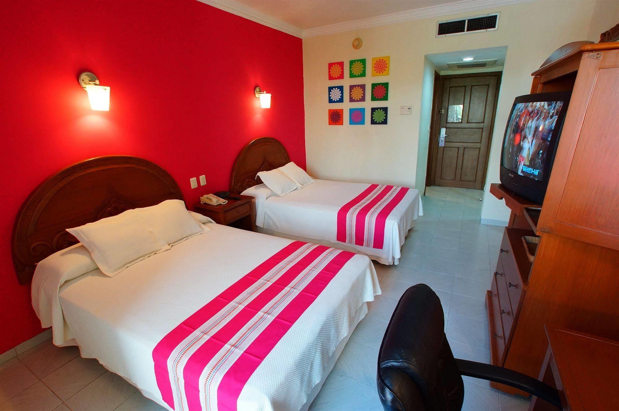 Hotel Margaritas Канкун Экстерьер фото