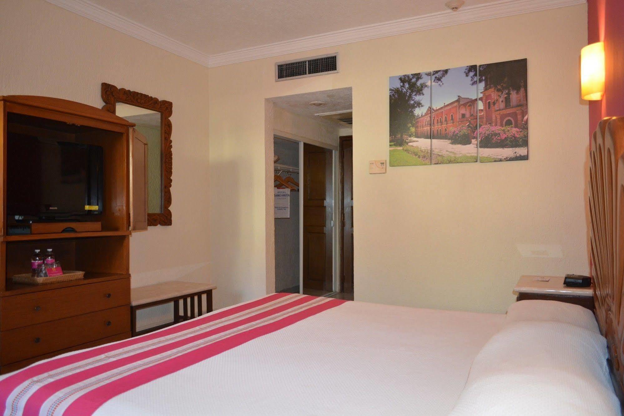 Hotel Margaritas Канкун Экстерьер фото