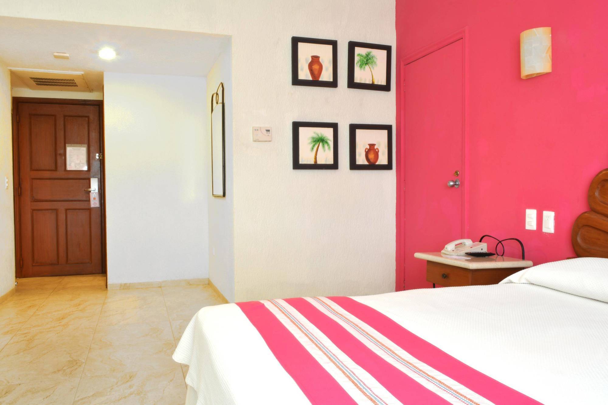 Hotel Margaritas Канкун Экстерьер фото